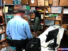 Teen shoplifter propose a blowjob and fuck after caught