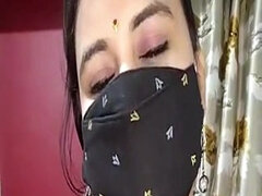 Indian amateur MILF crazy online masturbation video