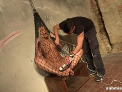 Sandy trapped in net grabbed and vibed