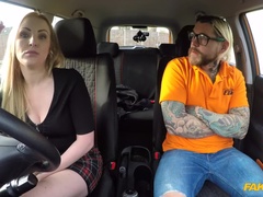 Gros seins, Sucer une bite, Voiture, En levrette, De plein air, Pov, Chatte