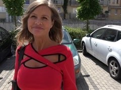 Busty MILF Denisa