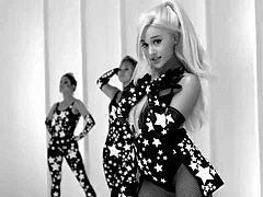 Ariana - magnificent moments