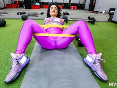 Cutie brunette Brianna Bourbon likes fucking in the gym