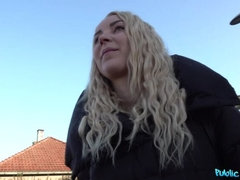 Enthousiasteling, Blond, Lul, Likken, Natuurlijke tieten, Openbaar, String, Tieten likken