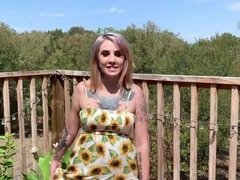 Anal, Blond, Runke, Milf, Utendørs, Alene, Tattovering, Leker