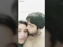 Dost ki Behan ko kiss kiya for more video join our telegram channel @rehana980