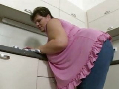 Big lady in kitchen