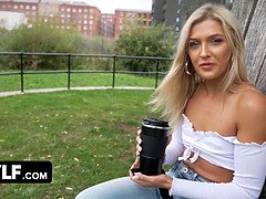 Blondine, Schmuddelige sprache, Fingern, Hardcore, Hd, Im freien, Pov, Öffentlich