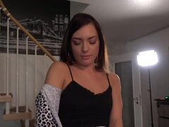 Sucer une bite, Brunette brune, Tir de sperme, En levrette, Pov, Chatte, Adolescente, Nénés