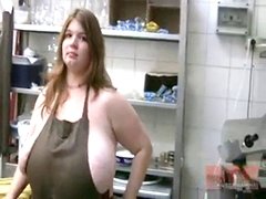 Anorei Collins shows her cool tits in the kitchen