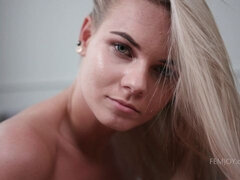 Erstaunlich, Blondine, Fingern, Klaffend, Handjob, Masturbation, Rasiert, Solo