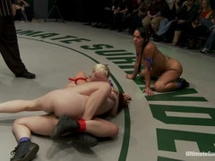 Anál, Dominace, Sezeni na obličeji, Prstění, Ponížení, Lesbické, Pička, Wrestling