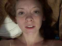 Leie, Blasen, Fussjob, Freundin, Handjob, Öl, Orgasmus, Pov