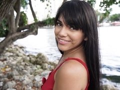 Gros cul, Sucer une bite, Brunette brune, En levrette, Seins naturels, Pov, Rasée, Adolescente