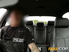 Gros seins, Sucer une bite, Britannique, Faciale, Hard, Police, Suçant, Uniforme