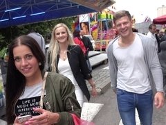 Blondine, Hundestellung, Doppelpenetration, Natürlichen titten, Im freien, Pov, Rasiert, Jungendliche (18+)