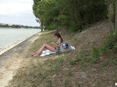 Leie, Arsch, Bikini, Braunhaarige, Im freien, Pov, Öffentlich, Titten