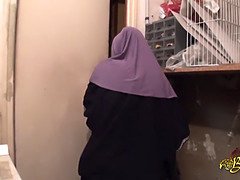 Arabisch, Oudere vrouw, Rijpe lesbienne, Moeder, Orgasme, Spuiten, Trio, Vrouw