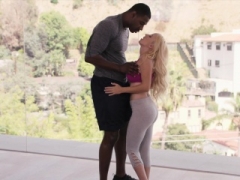 Blonde, Sucer une bite, En levrette, Première fois, Hard, Hd, Interracial