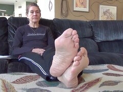 Sweaty feet, new mature, foot worship