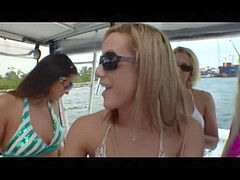 Brittneys lesbo Vacation - vignette 1