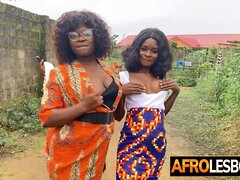 Africain, Gros seins, Noire, Plantureuse, Fait maison, Léchez, Plan cul à trois, Serré