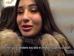 Debt4k. la povera ragazza vuole l'auto costosa, quindi perché viene inchiodata